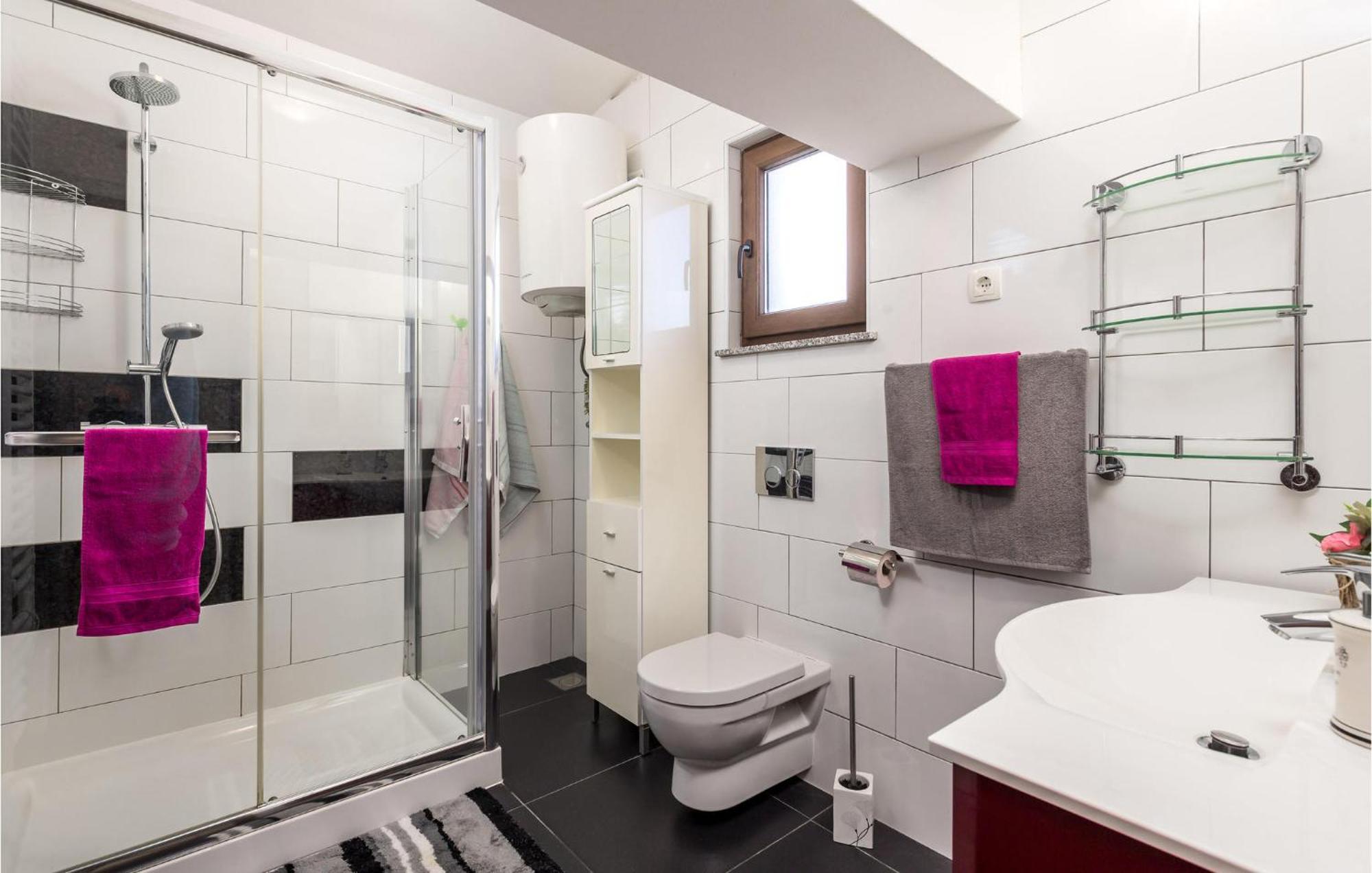 Nice apartment in Rijeka with 2 Bedrooms&WiFi Buitenkant foto